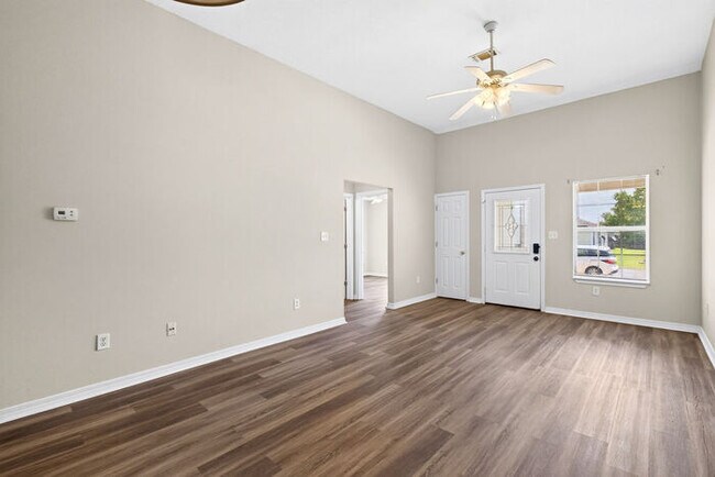 Building Photo - 15119 Deer Creek Dr