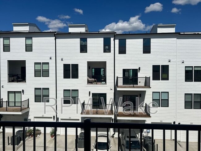 Building Photo - 1233 S Blount St