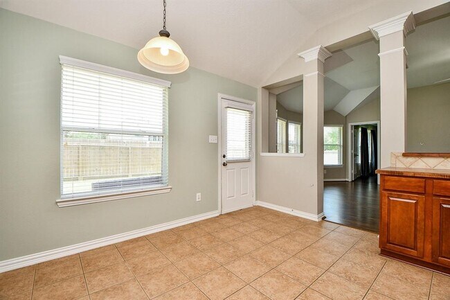 Building Photo - 2627 Old River Ln