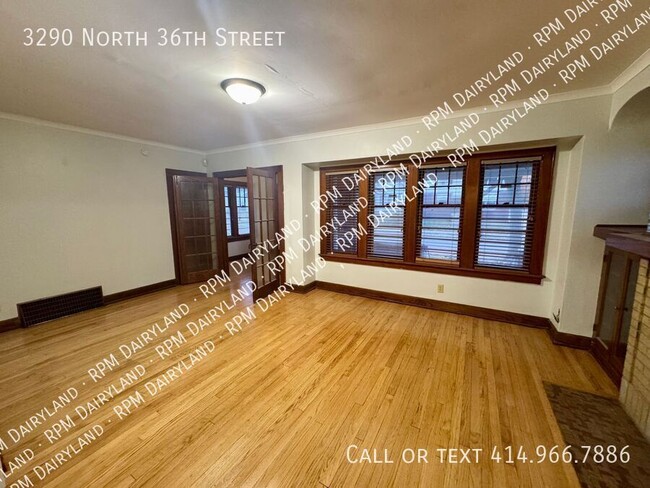 Building Photo - Charming 2-Bedroom Lower Duplex with Moder...