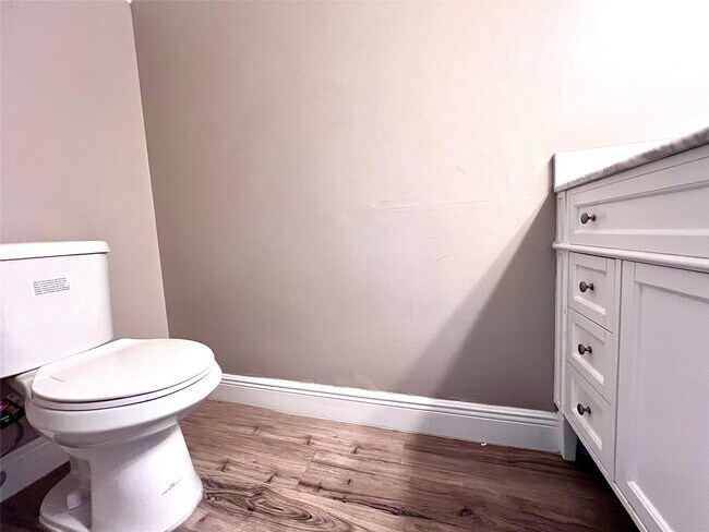 Building Photo - 2246 Discovery Cir W