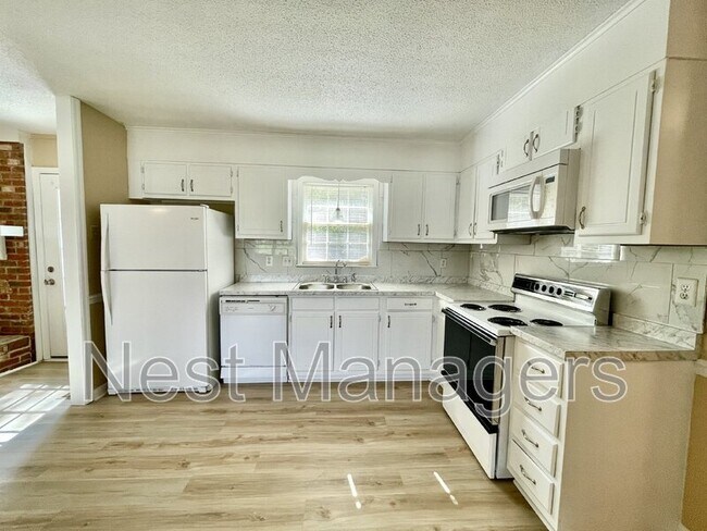 Building Photo - 5967 Lake Trail Dr