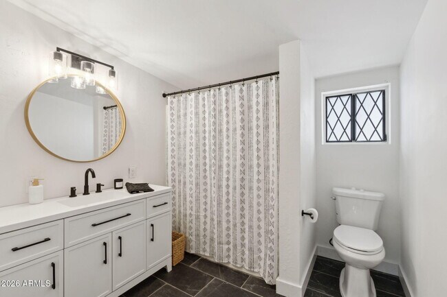 Building Photo - 5339 E Osborn Rd