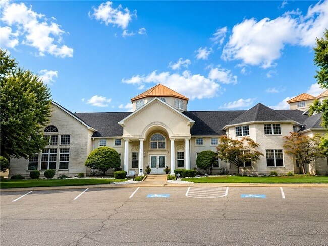 Building Photo - 1502 Pointe View Dr