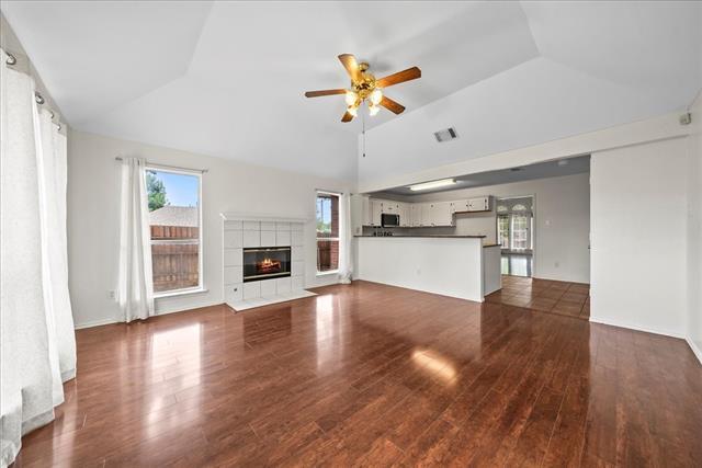 Building Photo - 566 Valley View Dr