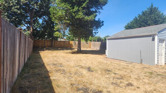 Building Photo - West Tacoma Cozy 2 Bedroom
