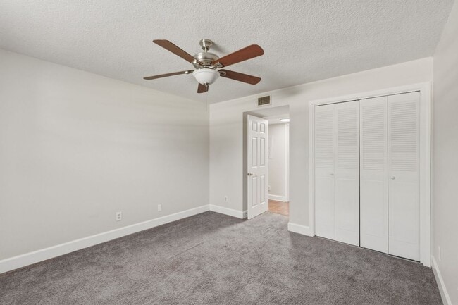 Building Photo - Beautiful Condo