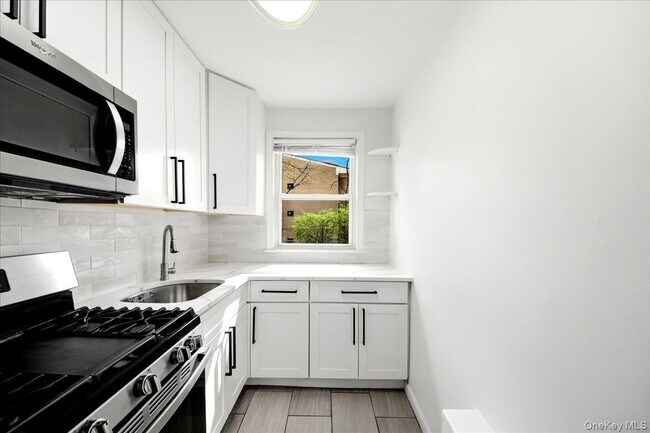 Building Photo - 12 Wainwright Ave