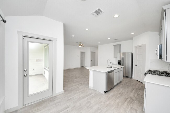 Building Photo - 7923 Cattleman Vly Dr