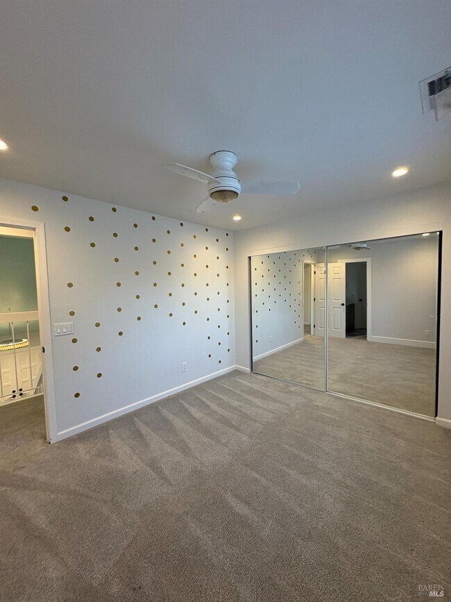 Building Photo - 5705 Davis Cir