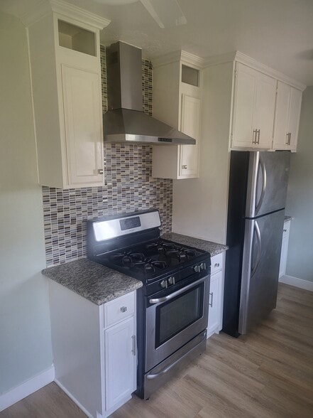 Primary Photo - 3606 W 105th St