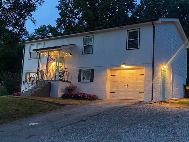 Building Photo - 8634 Camp Columbus Rd