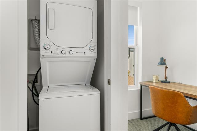 Building Photo - 4223 Delano Pl