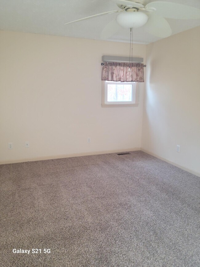 Building Photo - 140 Shelley Ln