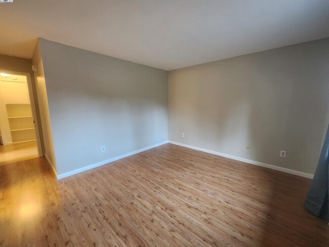Building Photo - 1733 Carnation Cir
