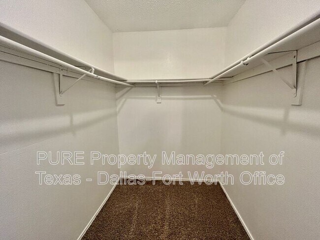 Building Photo - 4605 Menzer Rd