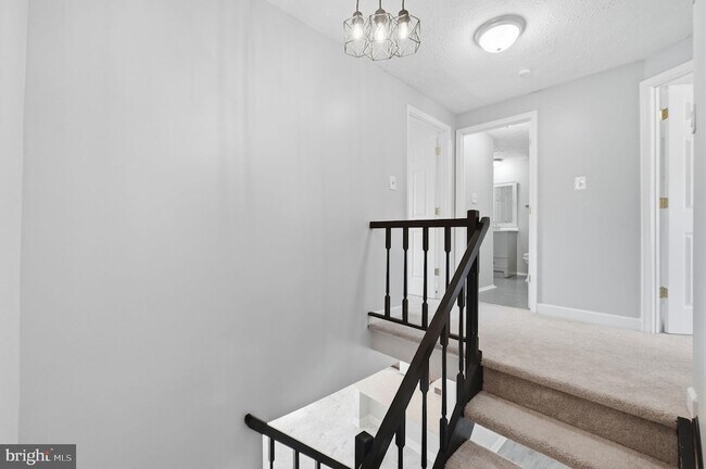 Building Photo - 142 Fairfield Dr