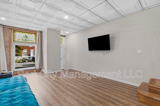 Building Photo - 114 N Highland Ave