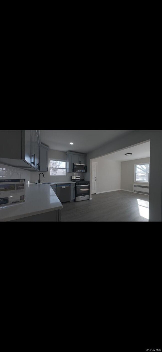 Building Photo - 183-19-183145 145th Ave