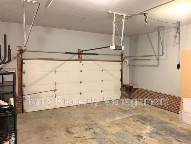 Building Photo - 212 Lewey Brook Dr