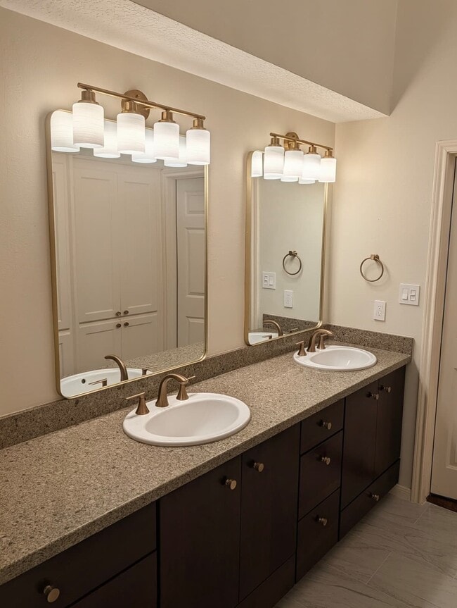 Building Photo - 9 Mallard Glen Pl