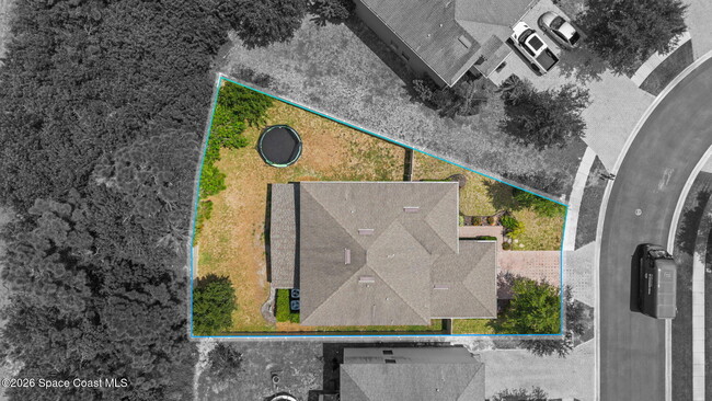 Building Photo - 553 Trymore Dr SE