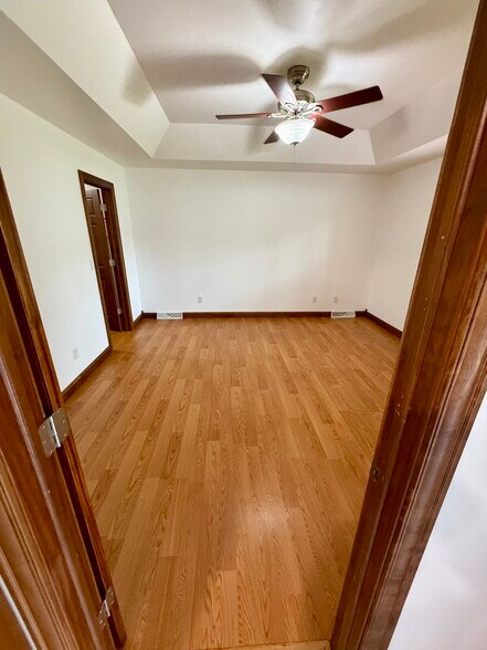 Building Photo - 707 Edge Point Ct