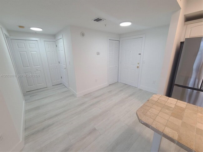Building Photo - 3500 Coral Wy