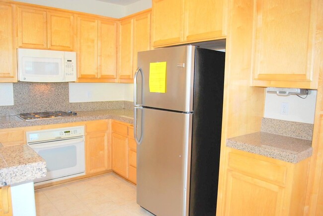 Building Photo - Bright 2 Story Home In Great Dublin Ranch ...