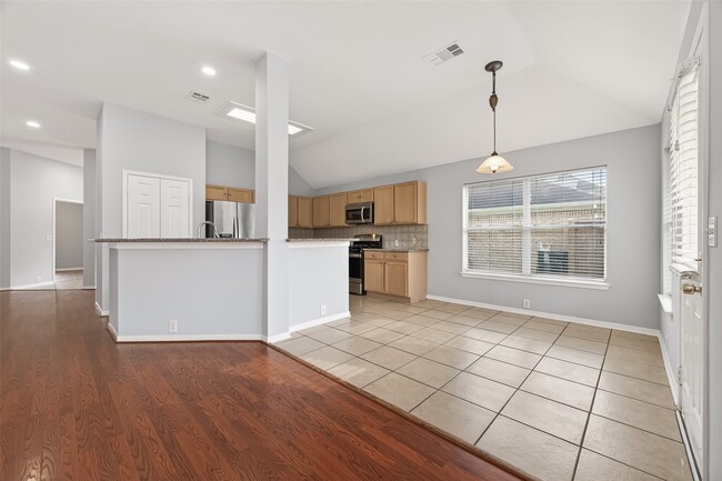 Building Photo - 3135 Silver Cedar Trail