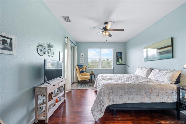 Building Photo - 691 SW Glen Crest Way