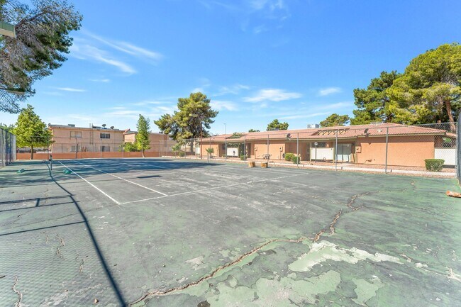 Building Photo - 457 N Lamb Blvd