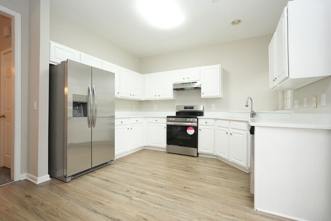Building Photo - 8065 Stoneham Ct