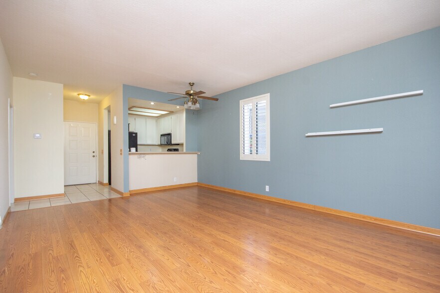 Building Photo - 2218 River Run Dr