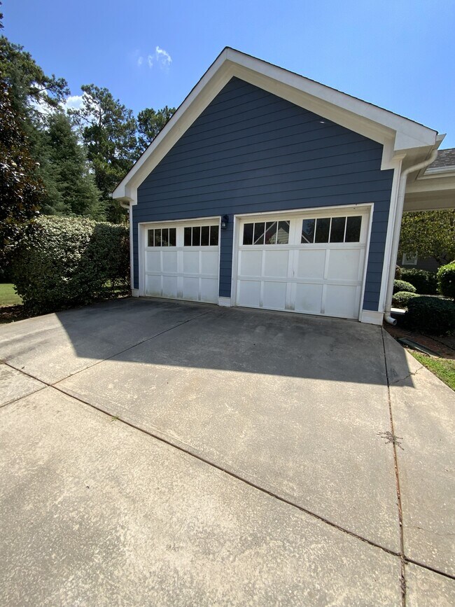 Building Photo - 1641 Carriage Ridge Dr