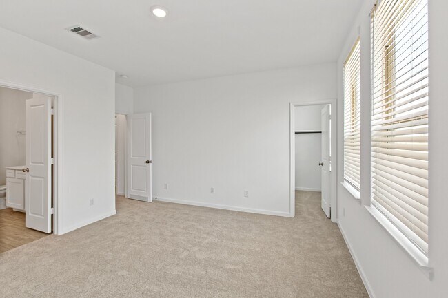 Building Photo - 4131 Balboa Dr