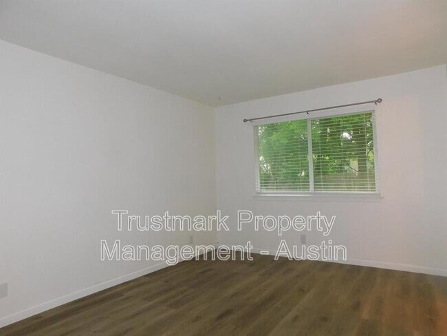 Building Photo - 11908 Broad Oaks Dr