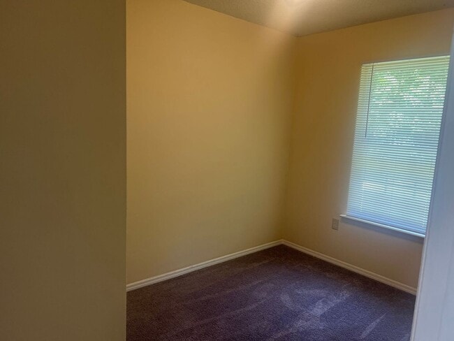 Building Photo - 3 Bedroom House in East Tarboro