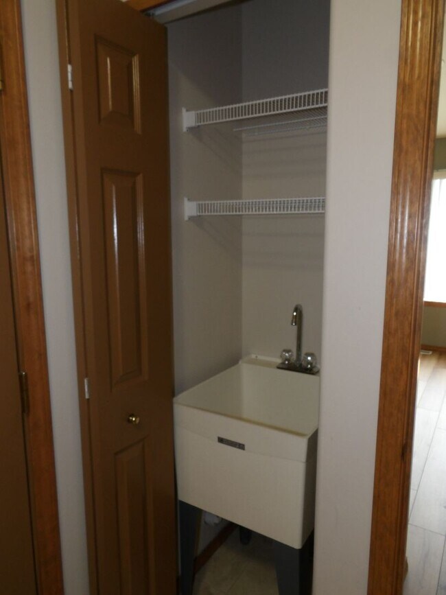 Building Photo - CDA Place Garden Home in Gated Community!