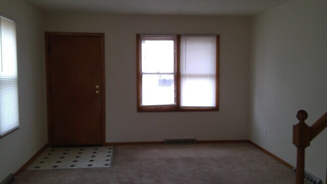 Building Photo - 378