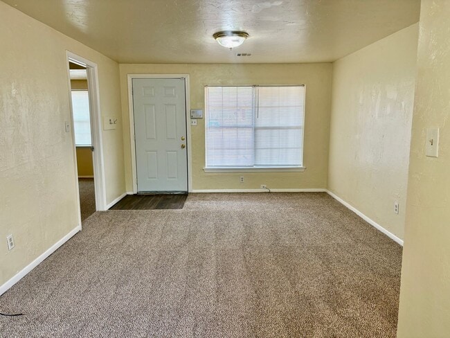 Building Photo - 3152 SW 39th St