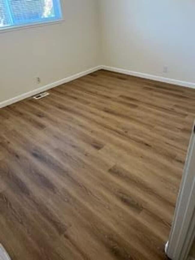 Building Photo - Excellent 3 bed 2 Bath Home