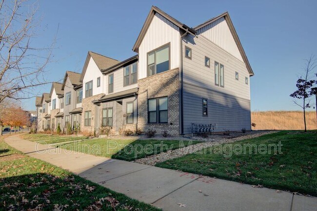 Building Photo - 5939 Ardrey Kell Rd