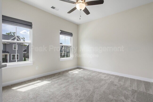 Building Photo - 1633 Bilder Ct