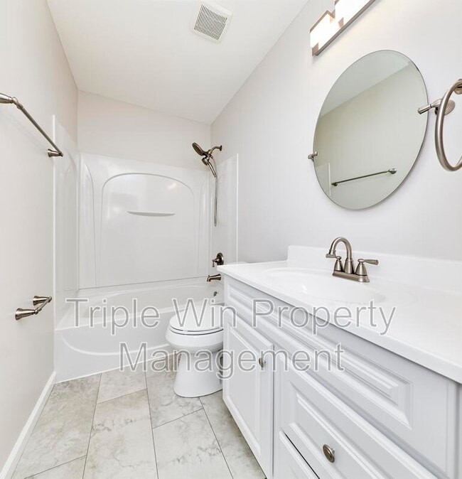 Building Photo - 152 Waterside Crossing Dr