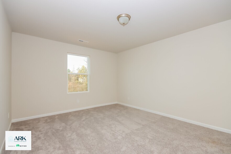 Building Photo - 125 Zach Dr