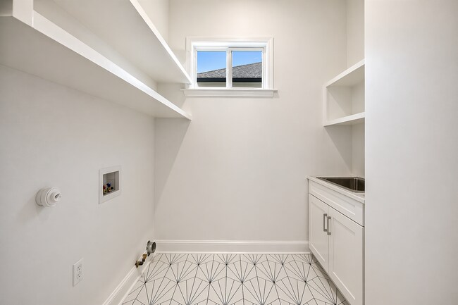 Building Photo - 2707 Jackson Blvd