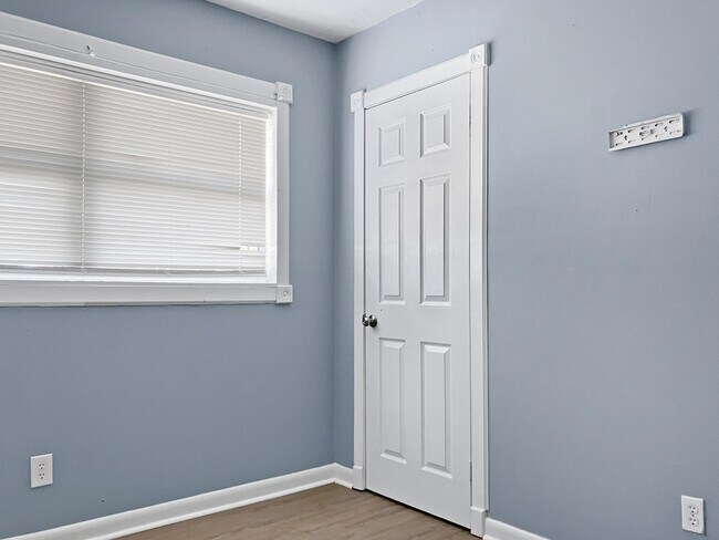 Building Photo - 2150 Alfred Ln