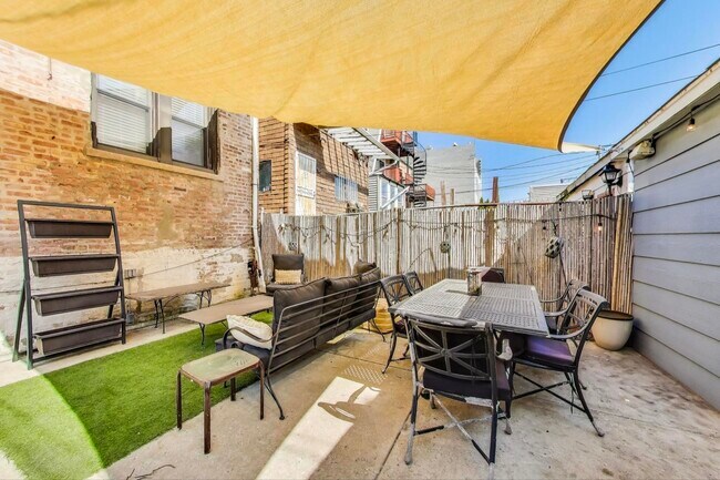 Building Photo - 4553 S Ellis Ave