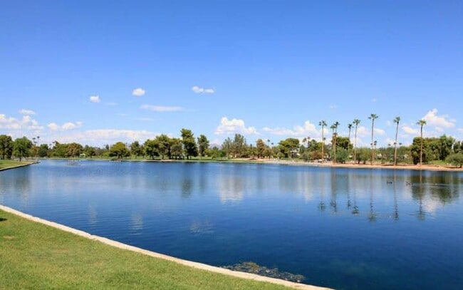 Building Photo - 1211 N Miller Rd